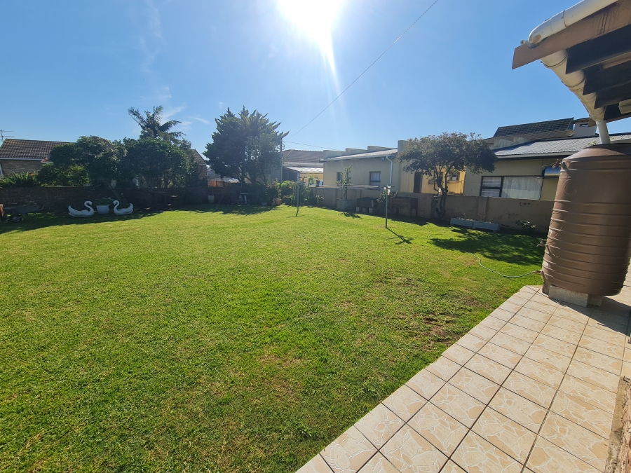 3 Bedroom Property for Sale in Wavecrest Eastern Cape